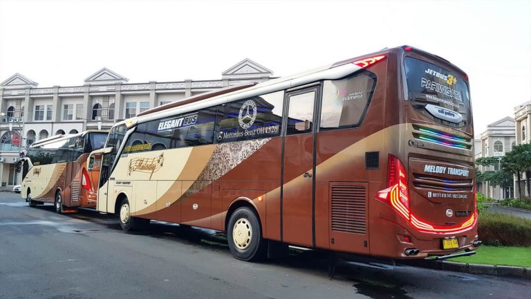 Sewa bus pariwisata