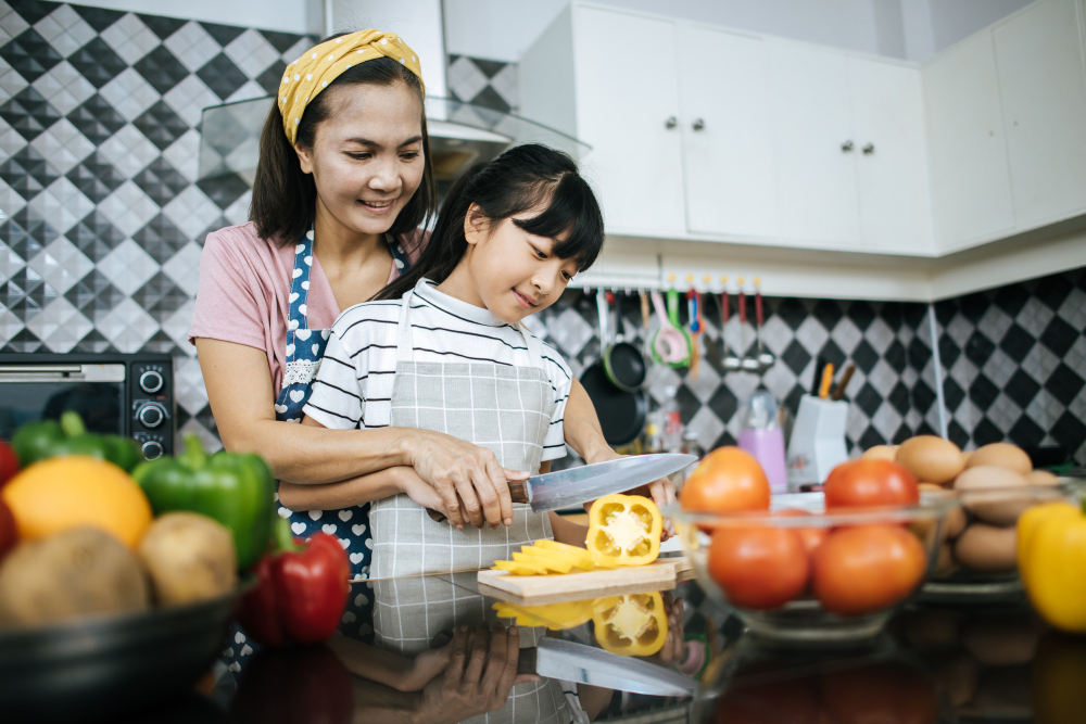anak belajar memasak
