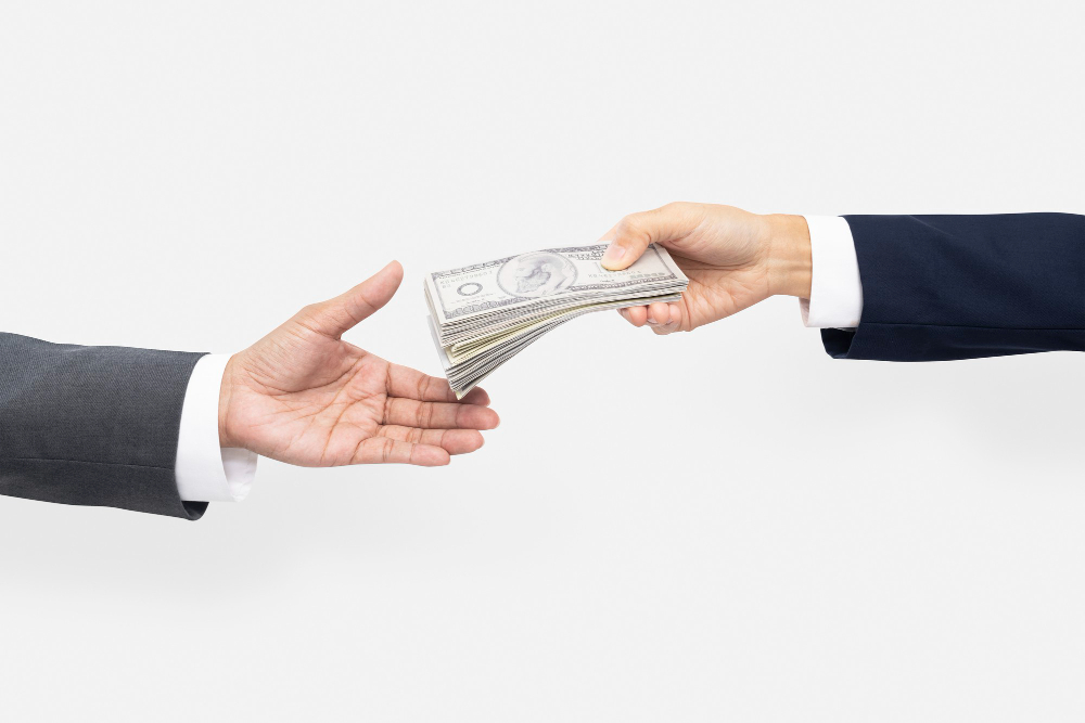 Perbedaan gaji dan salary